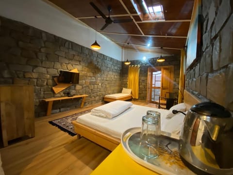 Family Room | Rollaway beds, free WiFi, bed sheets