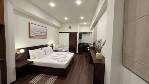 Apartment in Sea View | In-room safe, free WiFi, bed sheets