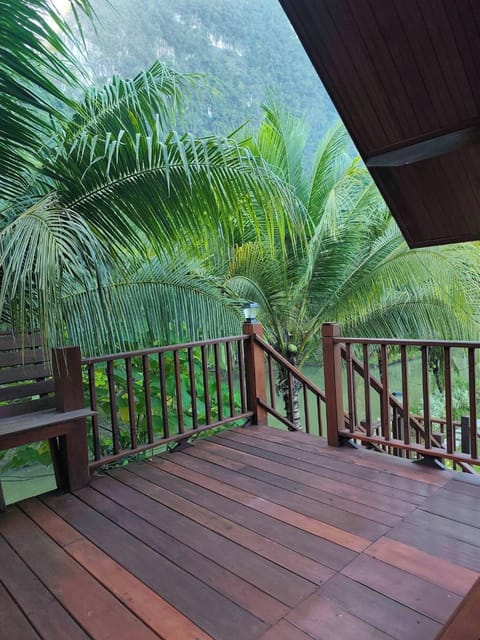 House, 1 Bedroom, Smoking, Garden View | Property grounds