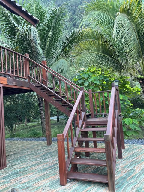 House, 1 Bedroom, Smoking, Garden View | Property grounds