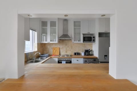 Apartment | 2 bedrooms, desk