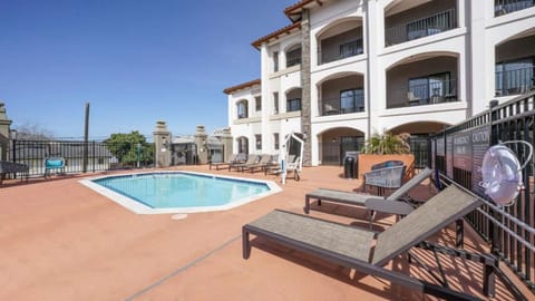 La Quinta Inn and Suites by Wyndham Santa Cruz - Outdoor Pool