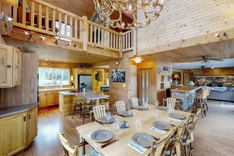 House (5 Bedrooms) | Interior