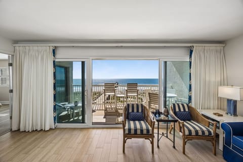 Condo, 3 Bedrooms | Interior