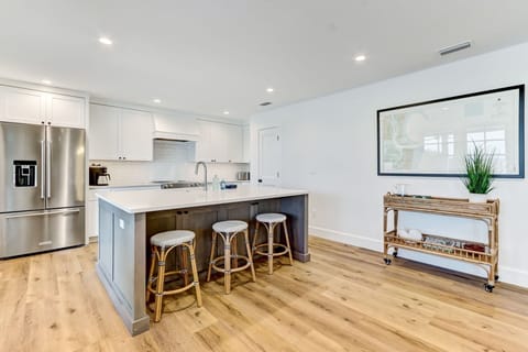 House, 4 Bedrooms | Private kitchen | Fridge, oven, coffee/tea maker, toaster