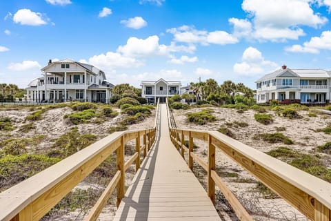 House, 4 Bedrooms | Exterior