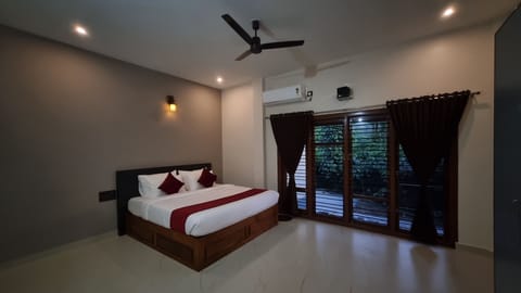 Deluxe Double Room, Balcony, Garden View | Free WiFi