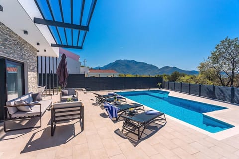 Holiday Home Swimming Pool