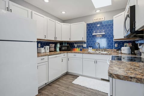 Indoors, Kitchen, Appliance, Refrigerator, Sink