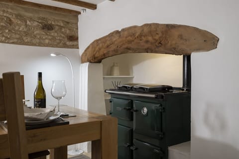 Honeysuckle Cottage Dining Room - StayCotswold