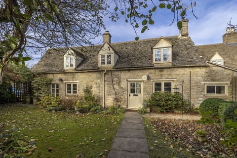 Honeysuckle Cottage - StayCotswold
