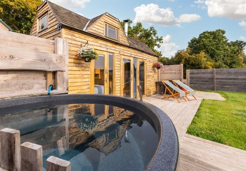 Glamping cabin with hot tub included