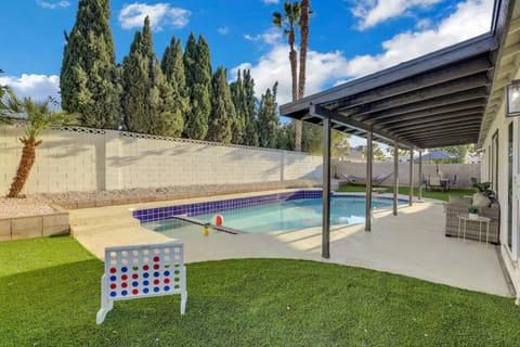 Backyard : Pool, Patio, Yard Games