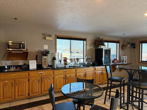 Free daily continental breakfast