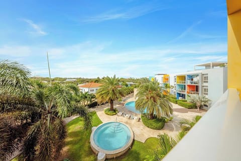 Charming 2BR w/Balcony  Pool  BBQ  Close2Beach (35271)