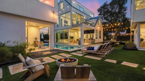 House (6 Bedrooms) | Front of property