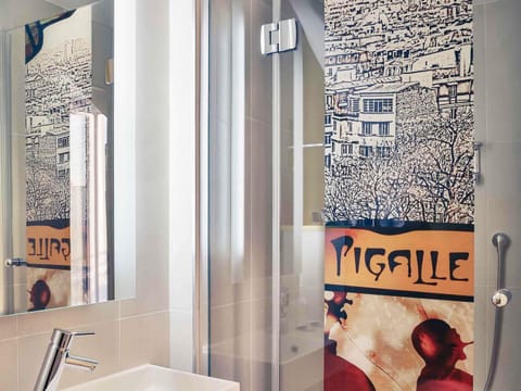 Premium bedding, in-room safe, desk, laptop workspace