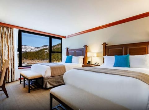 3. Everline Resort & Spa Deluxe Queen Room Valley View