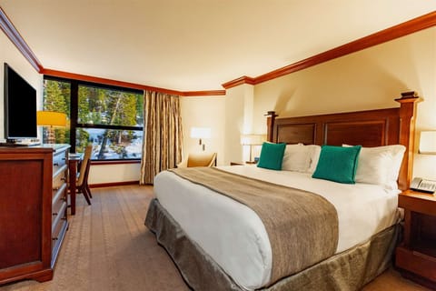 Everline Resort &amp; Spa Deluxe King Room Forest View