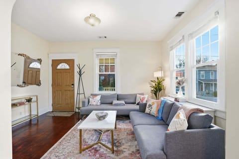 House, 3 Bedrooms | Living area | Smart TV, streaming services