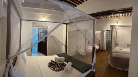 Family Room | Soundproofing, free WiFi