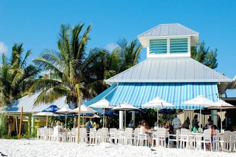 House, 3 Bedrooms, Balcony | Outdoor dining