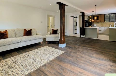 Beautiful spacious lounge/diner/kitchen