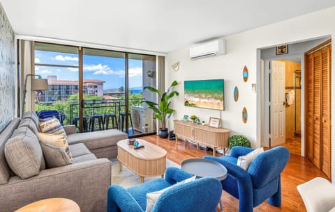 Apartment, Multiple Beds, Lanai, Partial Ocean View (Pacific Shores B-409) | Living area