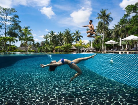 Outdoor pool, sun loungers