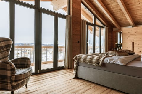 Chalet | 2 bedrooms, individually furnished
