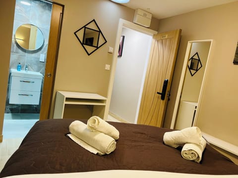 B203 | Blackout drapes, soundproofing, iron/ironing board, bed sheets