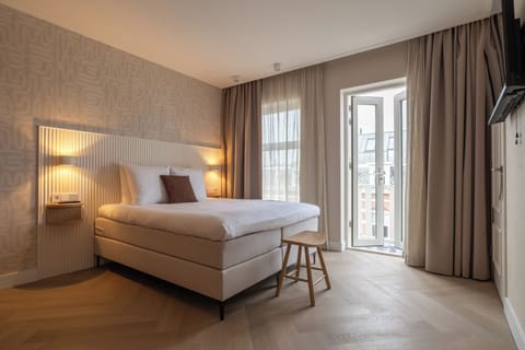 Family Quadruple Room, Non Smoking, Balcony | In-room safe, laptop workspace, iron/ironing board, free WiFi
