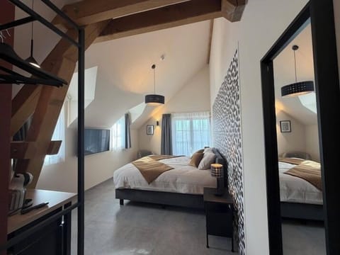 Standard Double Room | Free WiFi, bed sheets