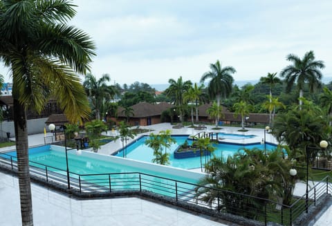 3 outdoor pools