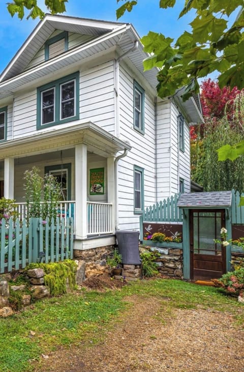 Park at Gate to enchanted garden and studio apartment downstairs in cottage. 