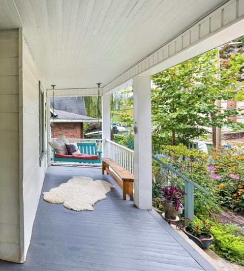 Front porch with swing