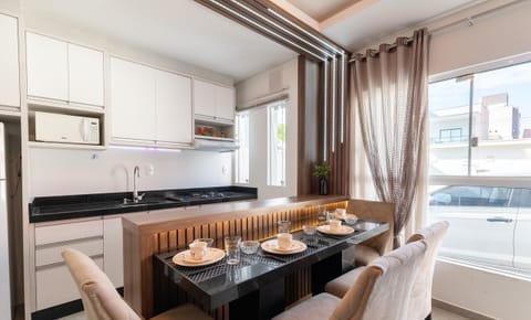 Basic Apartment | Dining