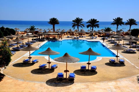 3 outdoor pools