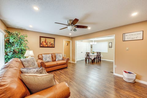 North Little Rock Vacation Rental | 3BR | 2BA | 2 Steps to Enter | 1,300 Sq Ft