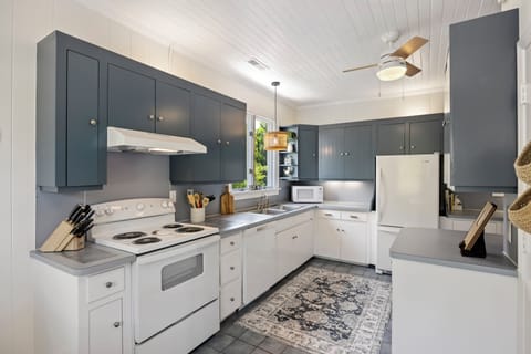 A spacious, well-equipped kitchen made for easy meal prep and family gatherings.