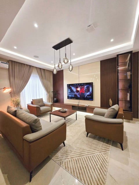 Family Apartment, Balcony, City View | Living area