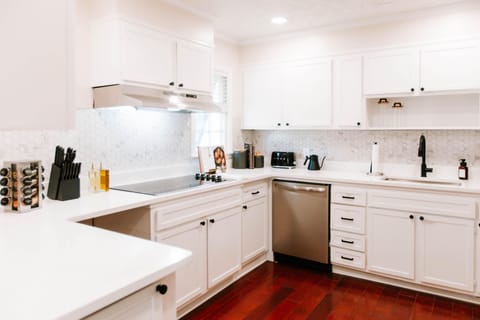 Sleek, fully equipped kitchen designed for easy, stylish meal prep.