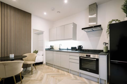 Studio, 1 Double Bed | Private kitchen