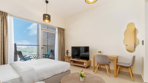 Comfort Studio, 1 Queen Bed, City View | Free WiFi