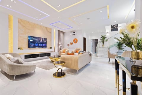Economy Apartment, Balcony, City View | Living area