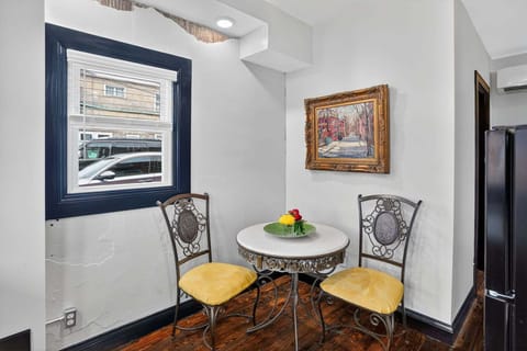 Apartment, 1 Bedroom | Dining