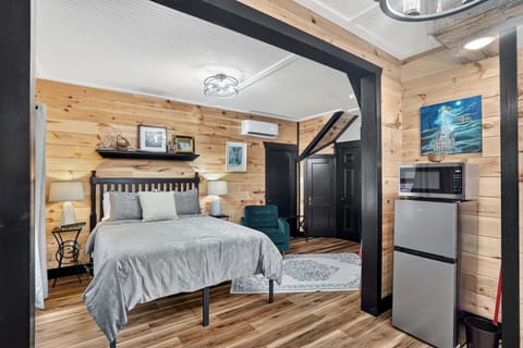 Indoors, Hardwood, Stained Wood, Home Decor, Appliance