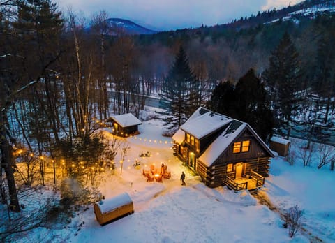 The Log Cabin Property (3 Bed Log Home + 2 Guest Cabins)