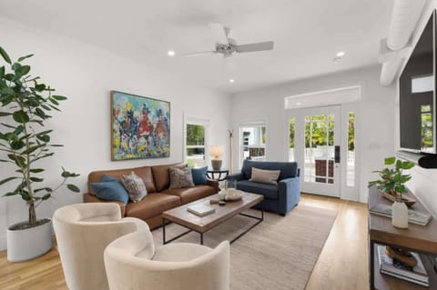 Living Area with Pull-Out Twin Bed