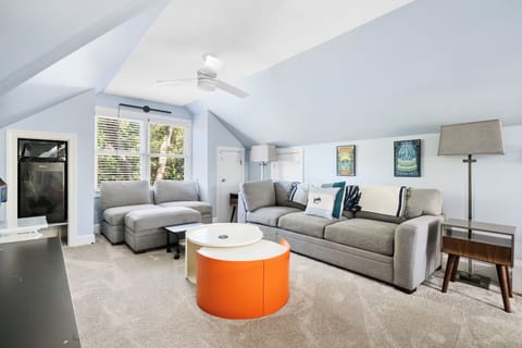 The Molasses Manor | Minutes from Everything